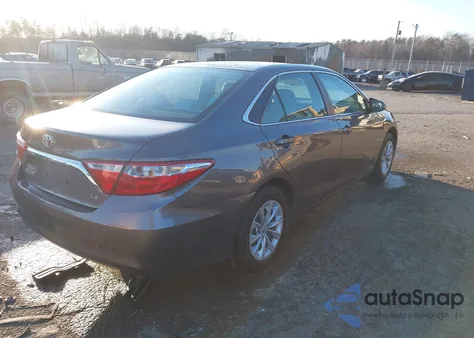 2015 Toyota Camry Le z USA, uszkodzony, nr VIN 4T4BF1FK1FR510303